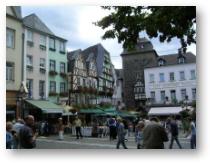 Linz: die "Bunte Stadt am Rhein"